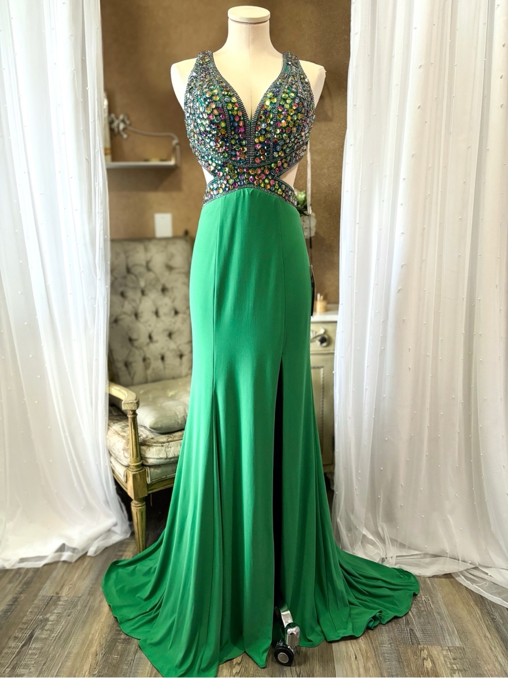 Embellished y2k Vienna Prom emerald gown - Picture 4 of 10